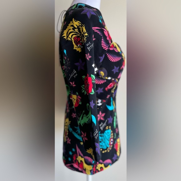 BETSEY JOHNSON SWEETHEART NECK TATTOO PRINT TOP, SZ L - Picture 7 of 14